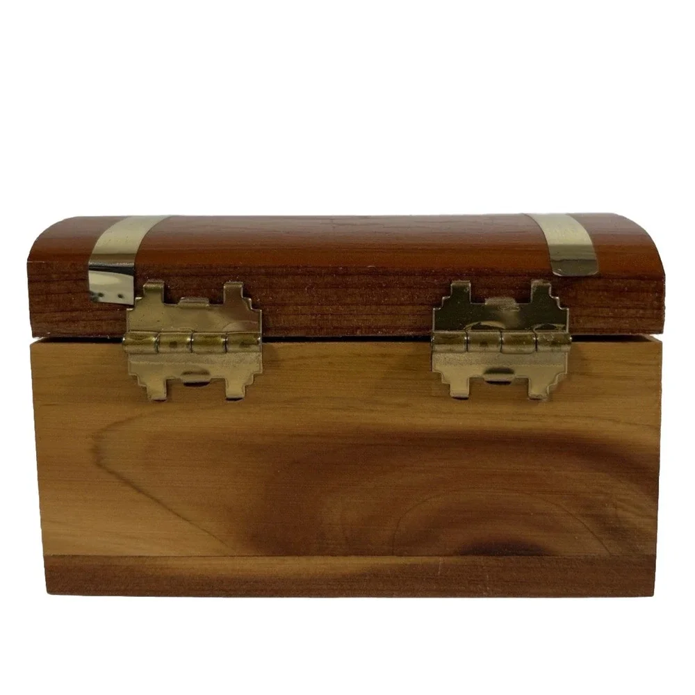 Small Cedar Treasure Chest Souvenir Lake Superior Minnesota North Shore Vintage